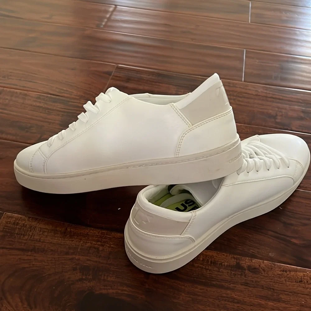 Women’s White Low-Top Sneakers - Clean Classic Style